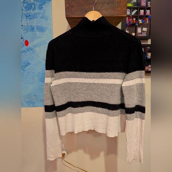 Theory Striped Black, Grey & White Women's Sweater (L) - Picture 4 of 7